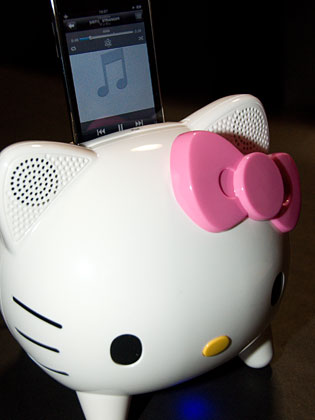 キティちゃん（HELLO KITTY）フェイスのiPodドックスピーカー「KT1-WH」