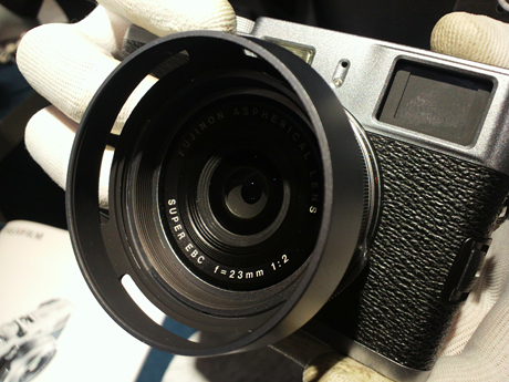 [CP+ 2011]「FinePix X100」に触れてきた