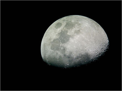 moon.jpg