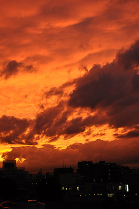 燃えるような夕焼けに感動