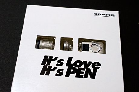 「Real Design」11月号にはセブン-イレブン限定で「OLYMPUS PENレンズ交換式ストラップ」が付いてるっす！