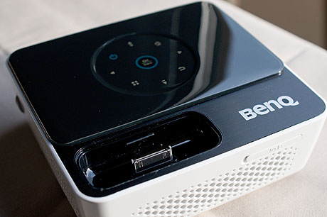 重さ約565g、持ち運べるLEDミニプロジェクターBenQ「Joybee GP2」を使ってみたなり