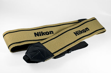 フィールド撮影で使って欲しいレアカラーの「Nikon オリジナルワイドストラップ」を購入（n00bs）
