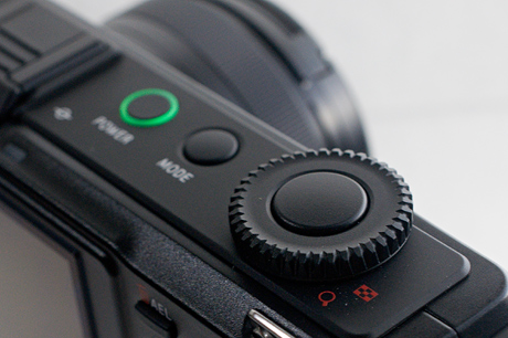 DP2 merrillモニター日記-1:「SIGMA DP2 merrill」が我が家にやってきた