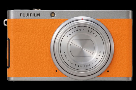 「FUJIFILM XF1」バーニーズ ニューヨーク モデルを70台限定販売！